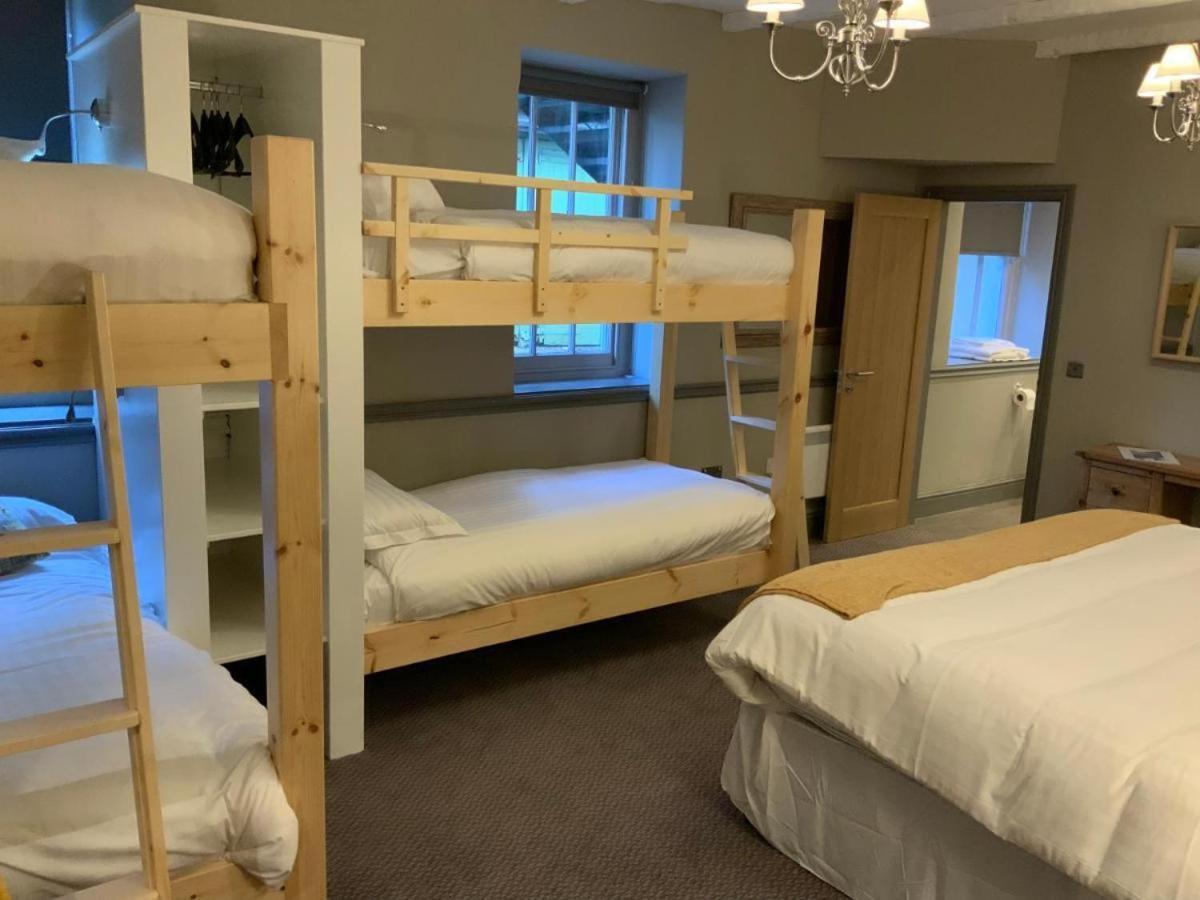 The Sun Inn Troutbeck Bridge Room photo