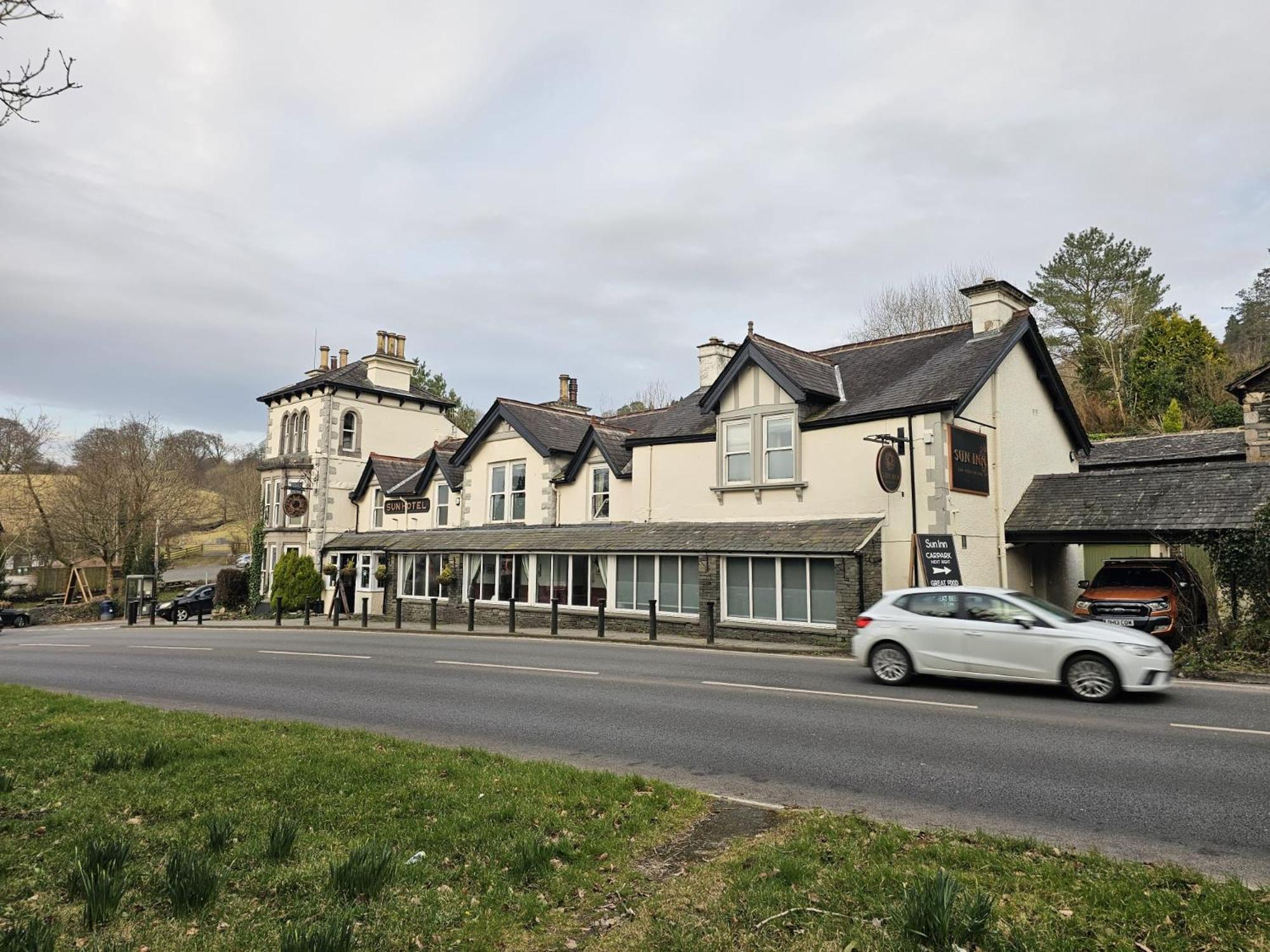 The Sun Inn Troutbeck Bridge Exterior photo